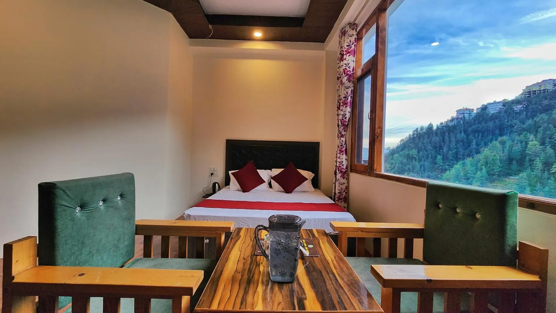 Royal Cedar Retreat Bed & Breakfast Shimla 0*,