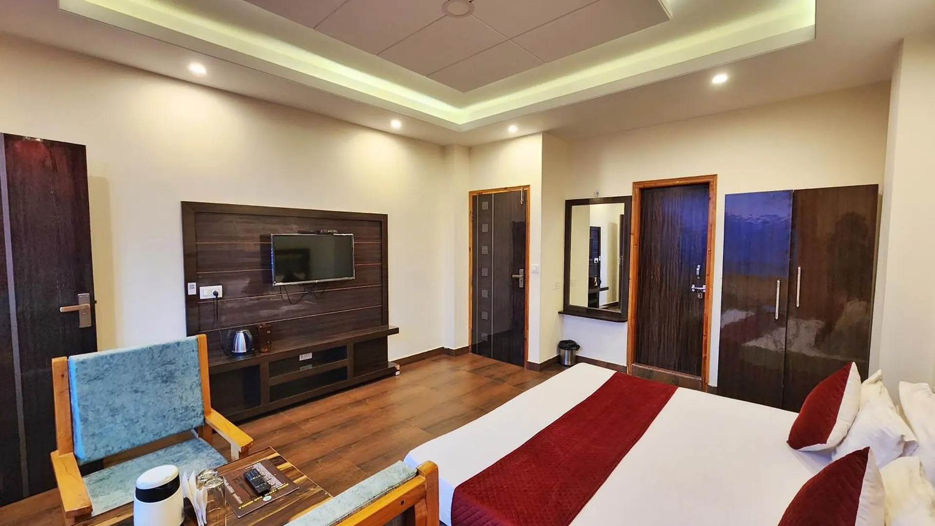 Royal Cedar Retreat Bed & Breakfast Shimla