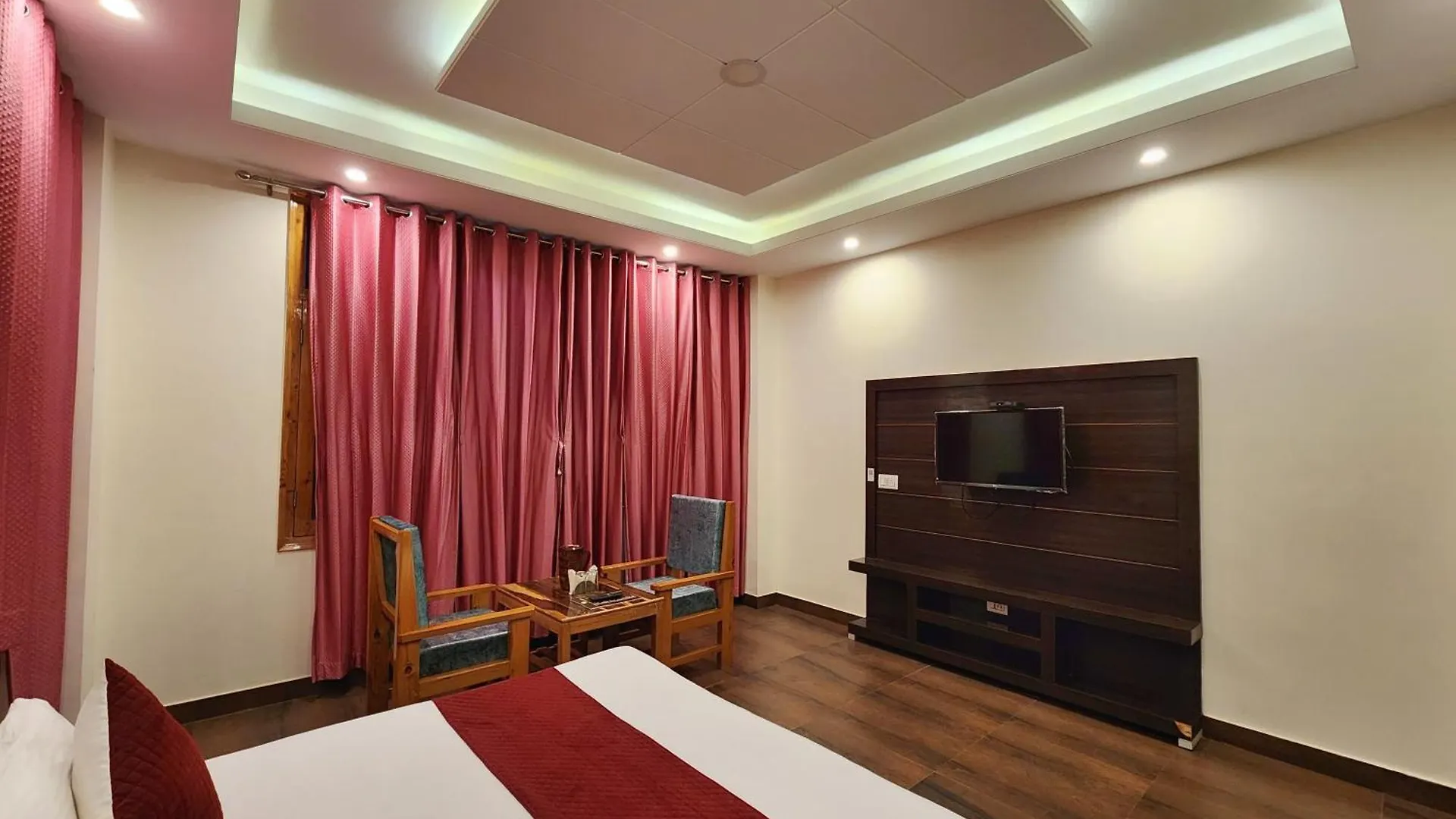 Royal Cedar Retreat Bed & Breakfast Shimla